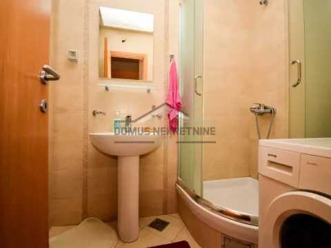 Izdavanje, jednosoban stan, 41m², Stari Aerodrom, Podgorica - image 9