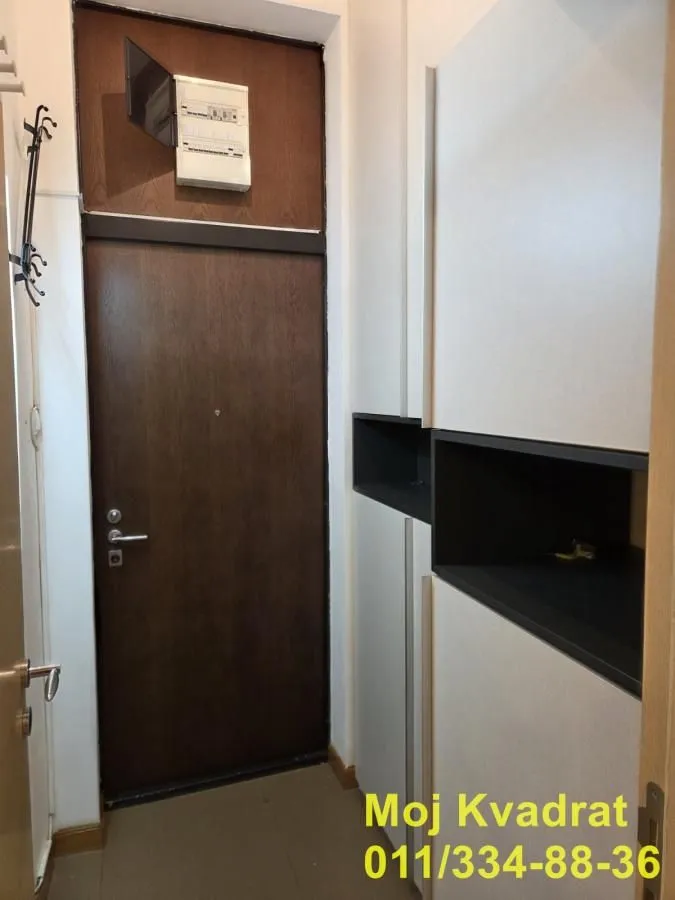Izdavanje, jednosoban stan, 32m², Cvetni Trg, Vračar Sve Podlokacije