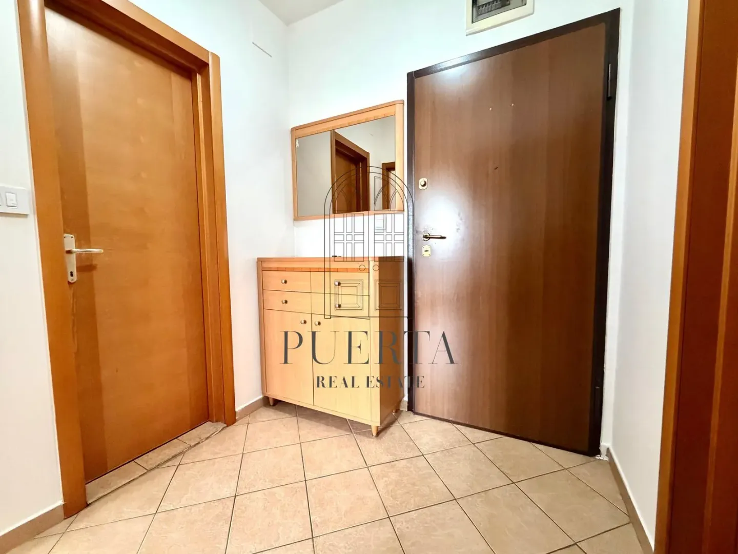Rent, one bedroom apartment, 40m², Stari Aerodrom, Podgorica