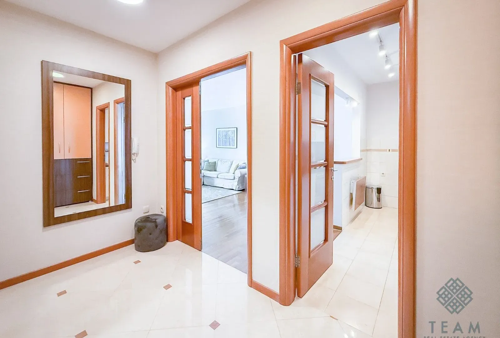 Izdavanje, dvosoban stan, 78m², Preko Morače, Podgorica