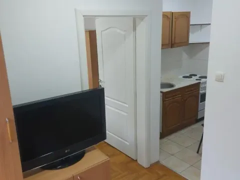 Izdavanje, jednosoban stan, 38m², Grbavica, Novi Sad Sve Podlokacije - image 6