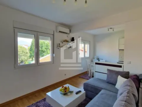 Rent, one bedroom apartment, 45m², Stari Aerodrom, Podgorica - image 13