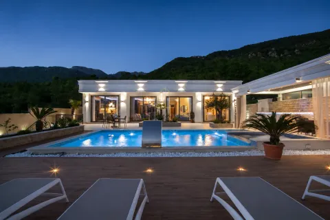 Rent, house, 190m², Jaz, Budva - image 2