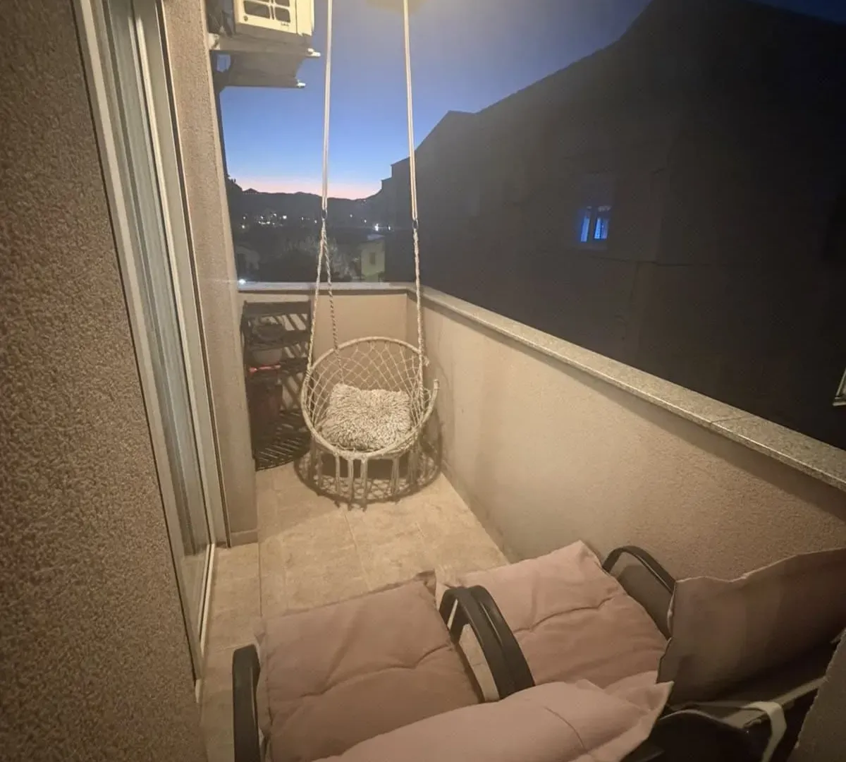 Izdavanje, dvosoban stan, 57m², Zabjelo, Podgorica