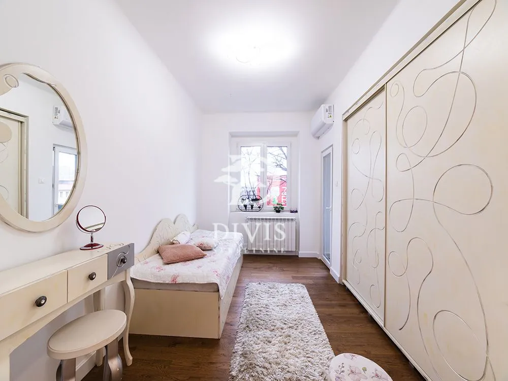 Prodaja, trosoban stan, 78m², Senjak, Beograd