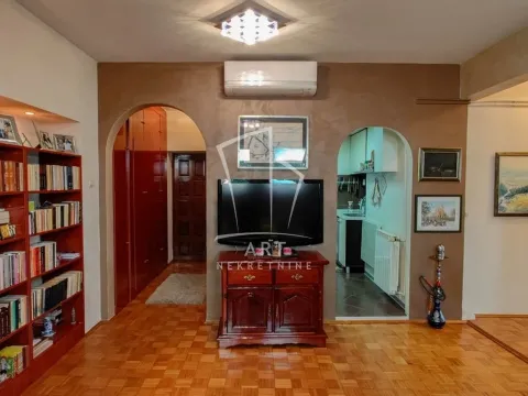 Prodaja, trosoban stan, 84m², Centar Sve Podlokacije, Beograd - image 3