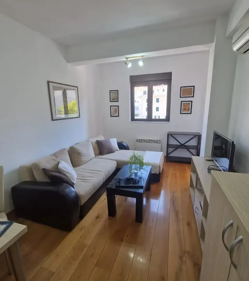 Izdavanje, stan, 41m², Tivat, Crna Gora