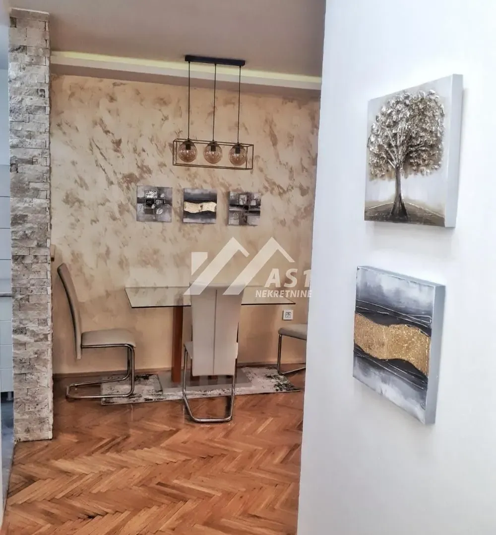 Izdavanje, dvosoban stan, 42m², Centar, Novi Sad