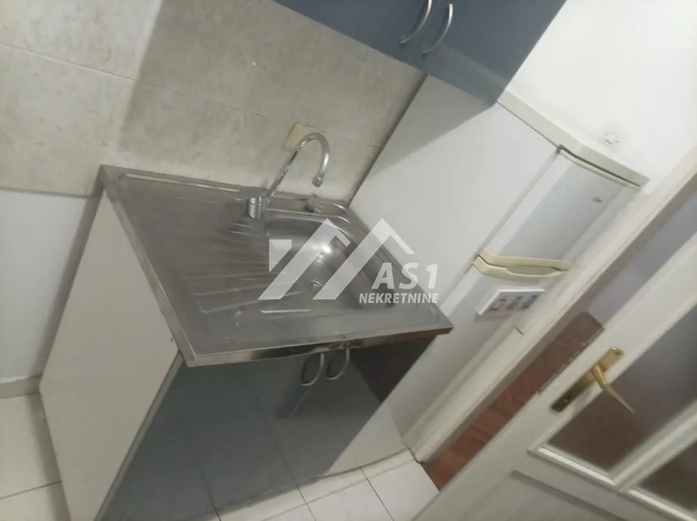 Izdavanje, dvosoban stan, 53m², Grbavica, Novi Sad Sve Podlokacije