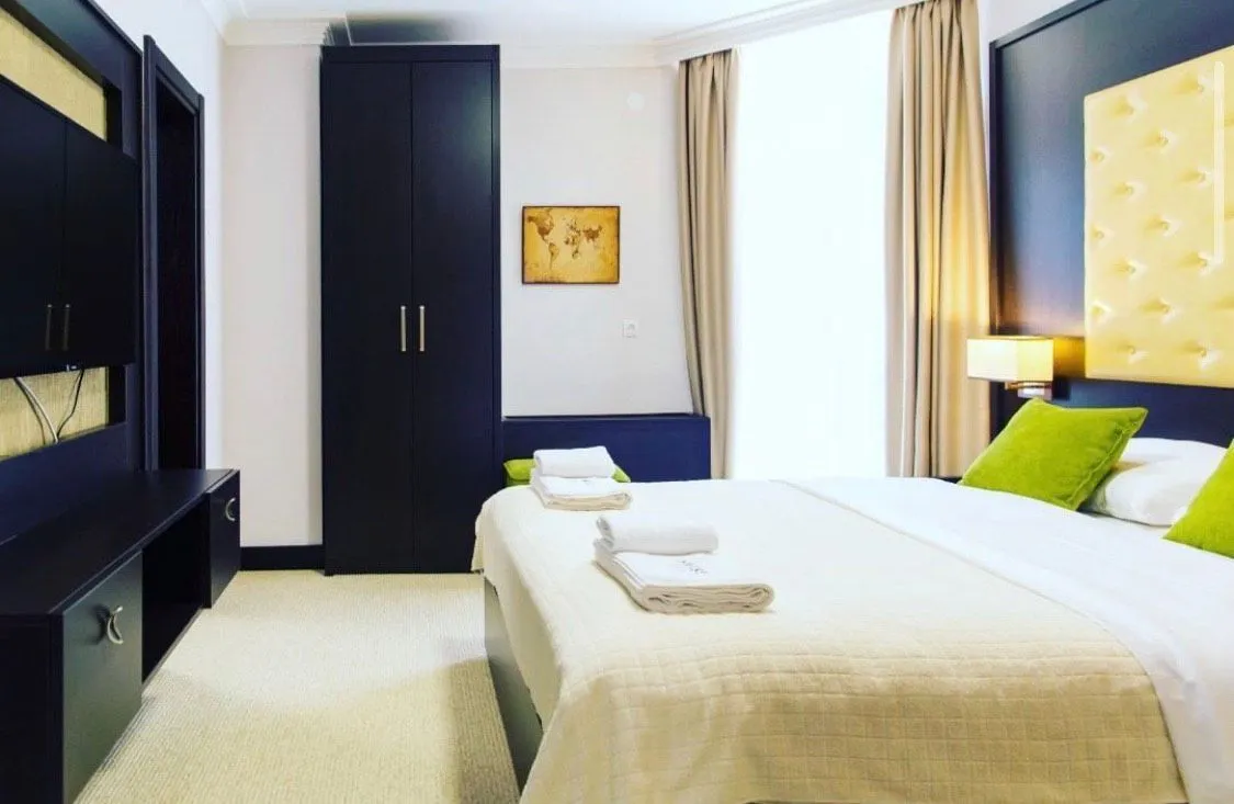 Izdavanje, ugostiteljski objekat, 700m², Bečići, Budva