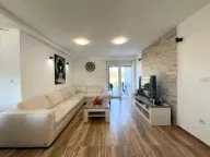 Izdavanje, kuća, 170m², Zagorič, Podgorica - image 7