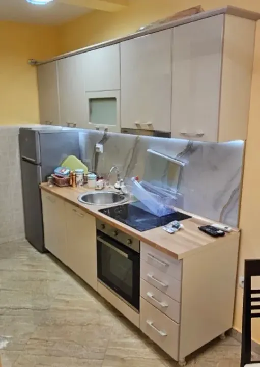 Izdavanje, dvosoban stan, 66m², Pobrežje, Podgorica