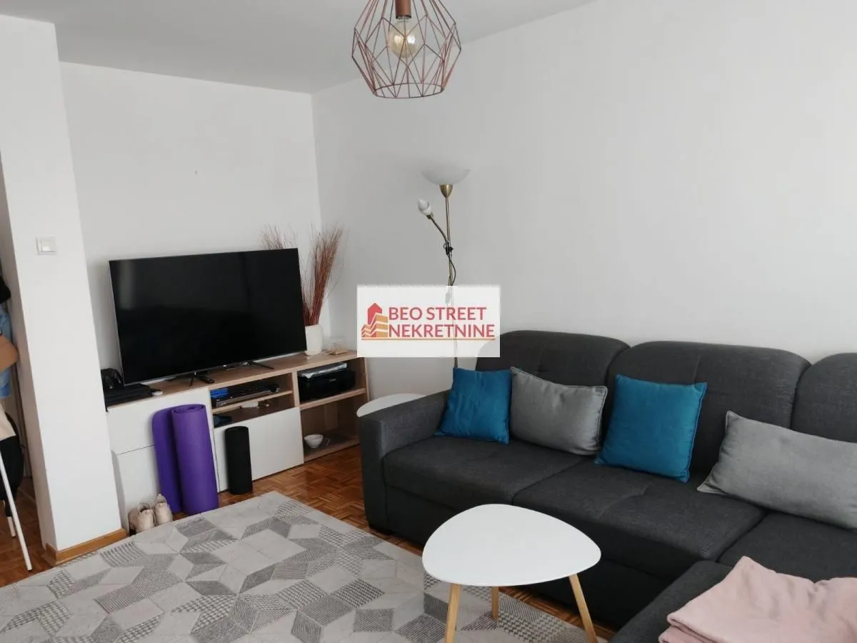 Rent, four bedroom apartment, 89m², Beograd, Srbija