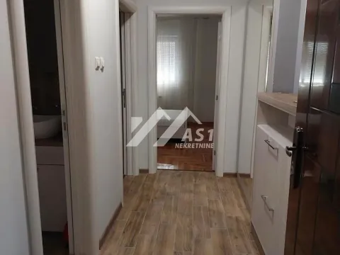 Izdavanje, jednosoban stan, 36m², Bulevar Evrope, Novi Sad Sve Podlokacije - image 6