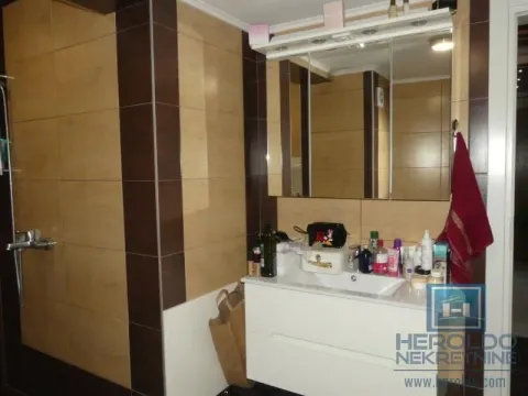 Prodaja, četvorosoban stan, 168m², Aqua park, Jagodina - image 16