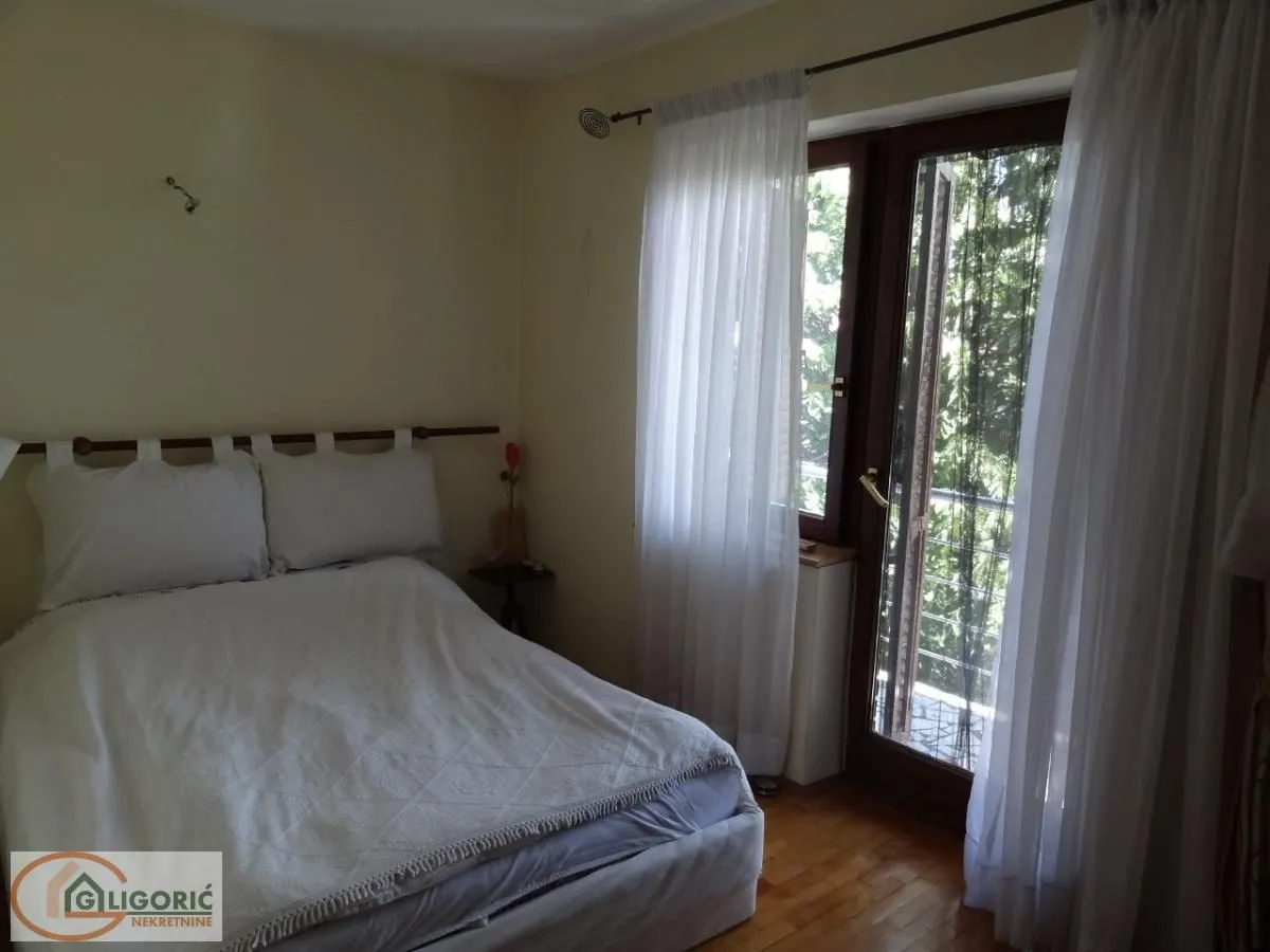Prodaja, kuća, 360m², Kaludjerica, Grocka