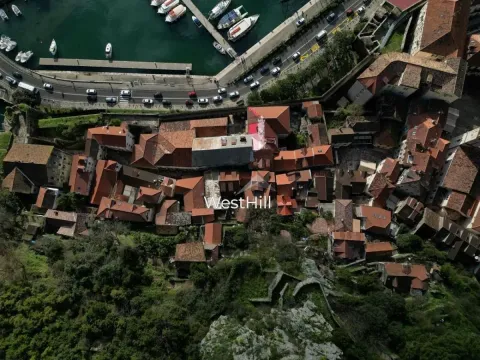 Sale, house, 200m², Kotor, Crna Gora - image 9