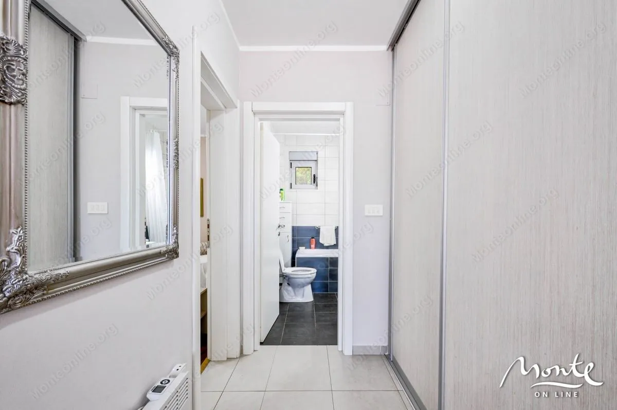 Prodaja, jednosoban stan, 50m², Tivat, Crna Gora