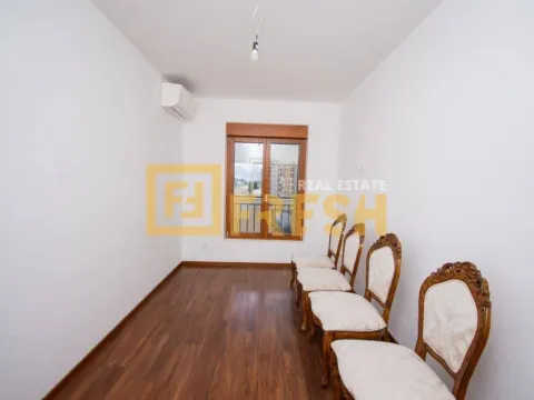 Izdavanje, trosoban stan, 95m², Master Kvart, Podgorica - image 9