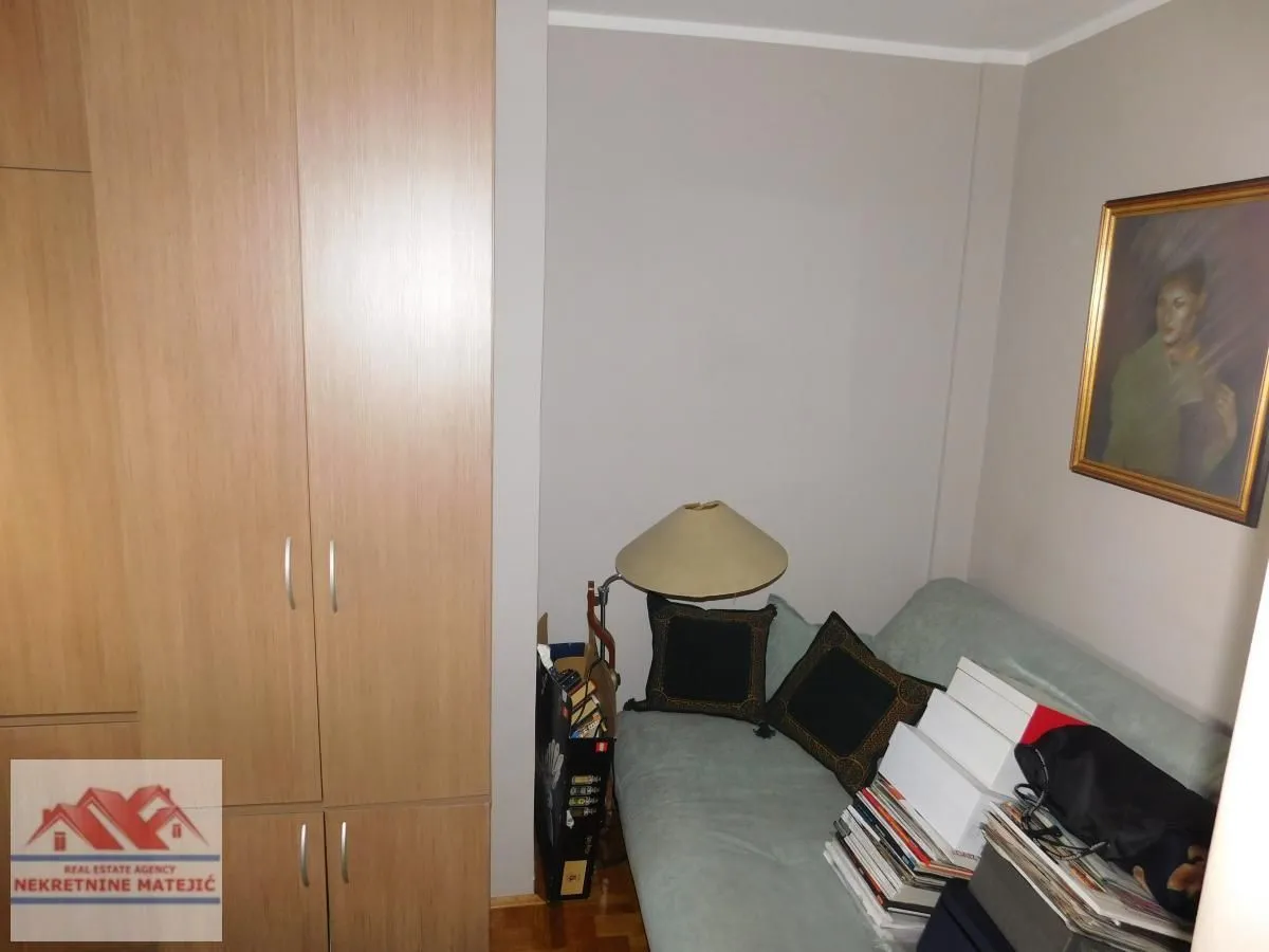 Prodaja, stan, 151m², Vašarište, Kragujevac