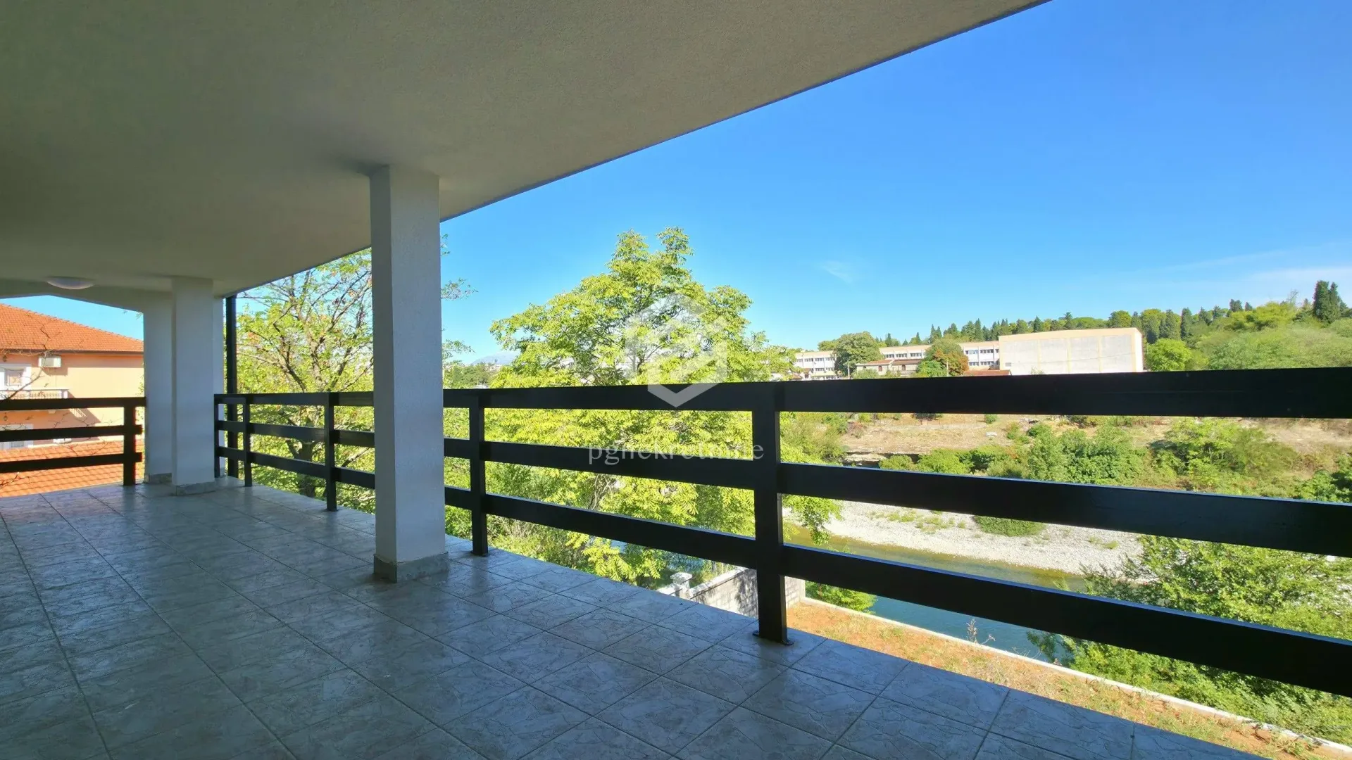 Prodaja, kuća, 343m², Zabjelo, Podgorica
