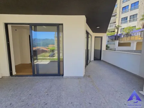 Prodaja, jednosoban stan, 77m², Bečići, Budva - image 11