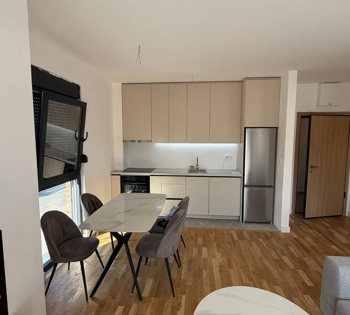 Izdavanje, jednosoban stan, 45m², Zagorič, Podgorica