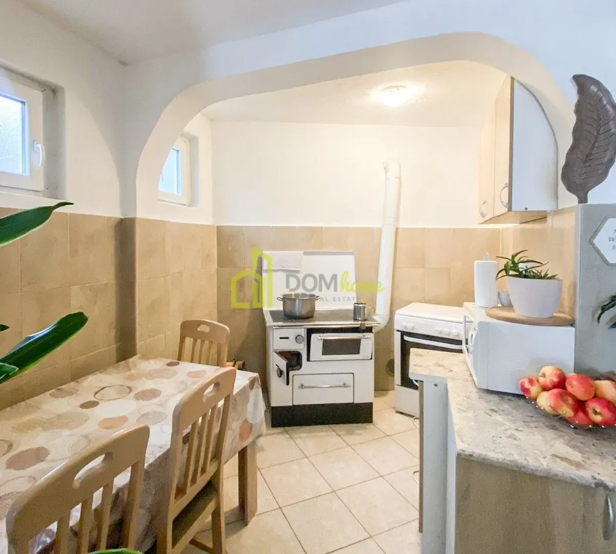 Sale, house, 171m², Marovići, Bar