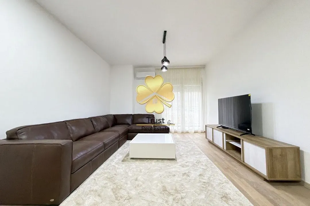 Izdavanje, dvosoban stan, 80m², Momišići, Podgorica
