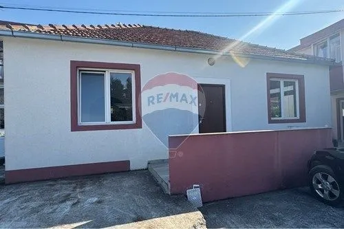 Prodaja, kuća, 80m², Centar, Bar
