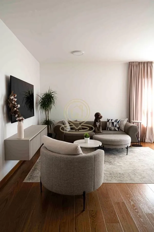 Rent, four bedroom apartment, 99m², Crveni Krst, Beograd