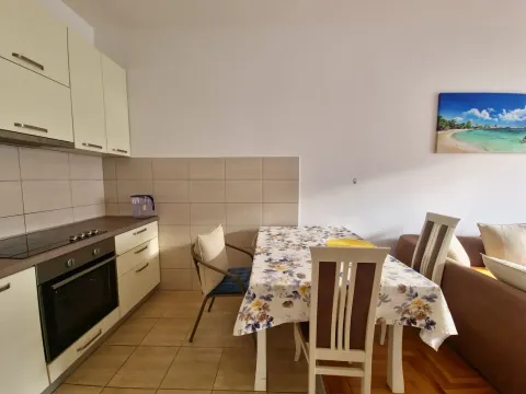 Rent, one bedroom apartment, 41m², Budva, Crna Gora - image 4