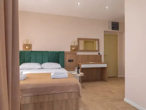 Rent, one bedroom apartment, 35m², Dobra Voda, Budva - image 12