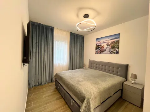 Rent, two bedroom apartment, 72m², Bečići, Budva - image 6