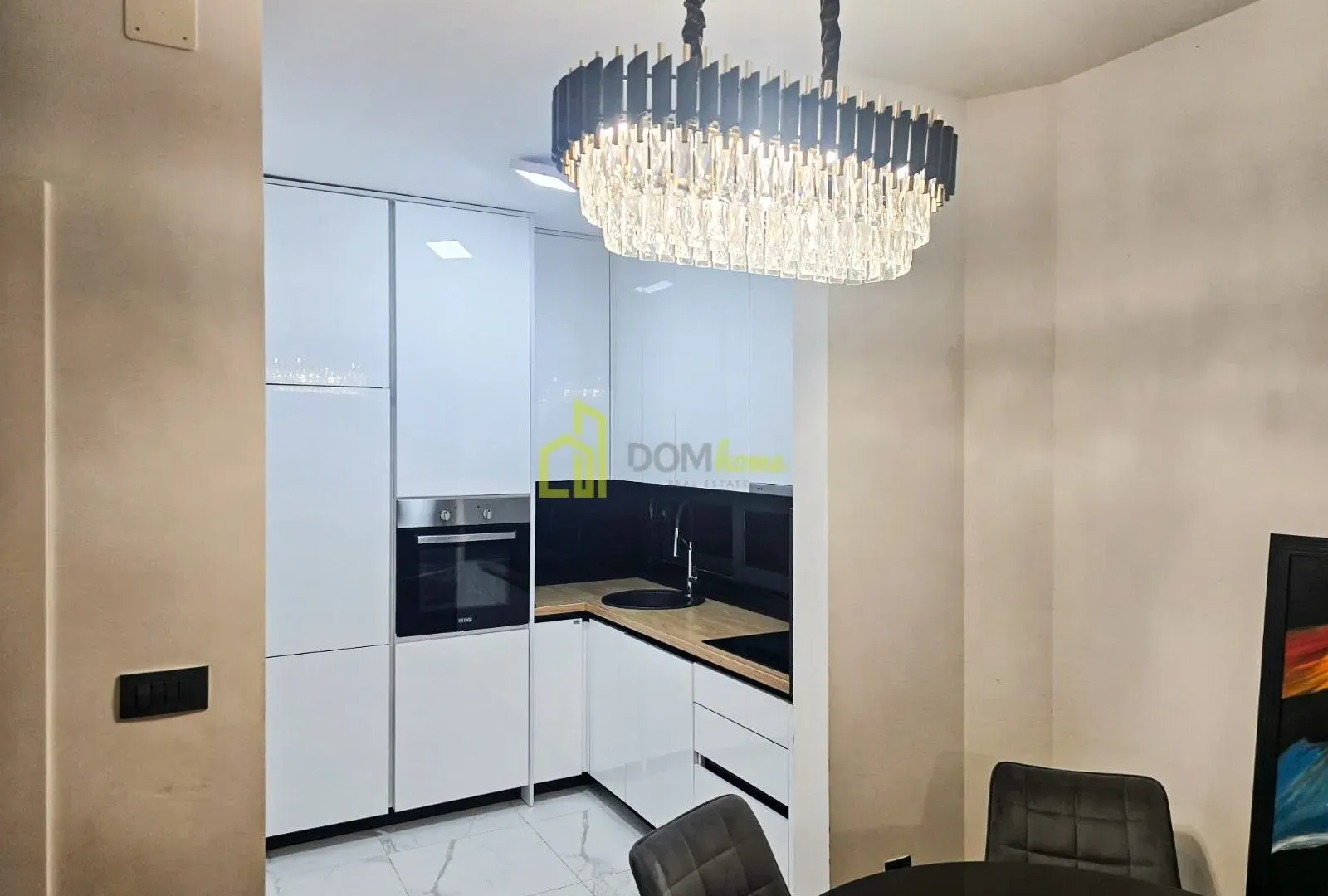 Izdavanje, trosoban stan, 130m², Dalmatinska ulica, Podgorica