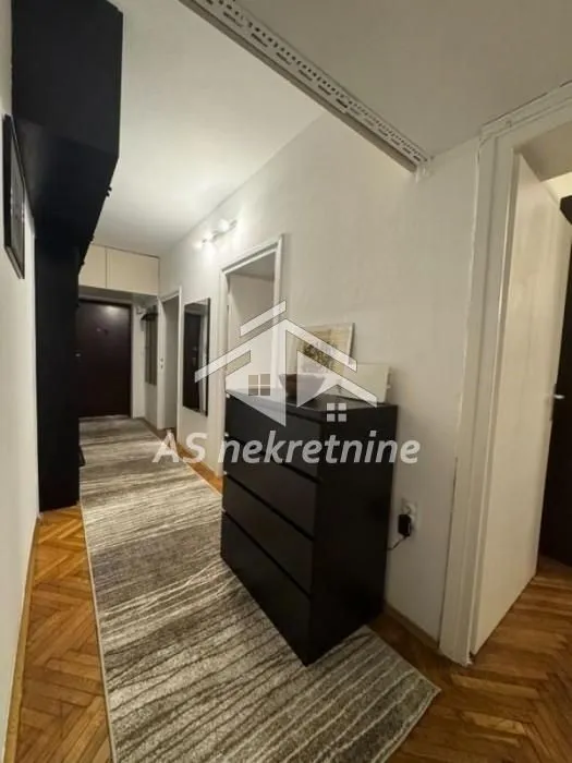 Izdavanje, četvorosoban stan, 79m², Autokomanda, Voždovac Sve Podlokacije