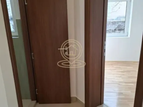 Izdavanje, trosoban stan, 86m², Savski Venac, Beograd - image 10