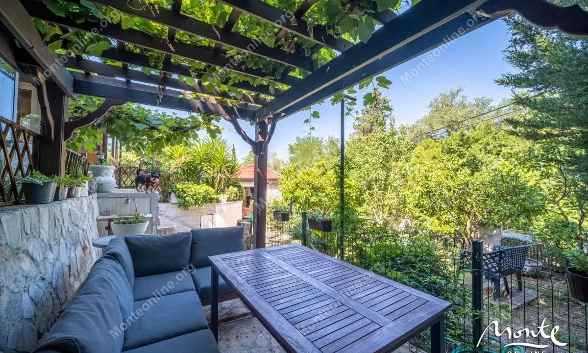 Sale, house, 130m², Tivat, Crna Gora