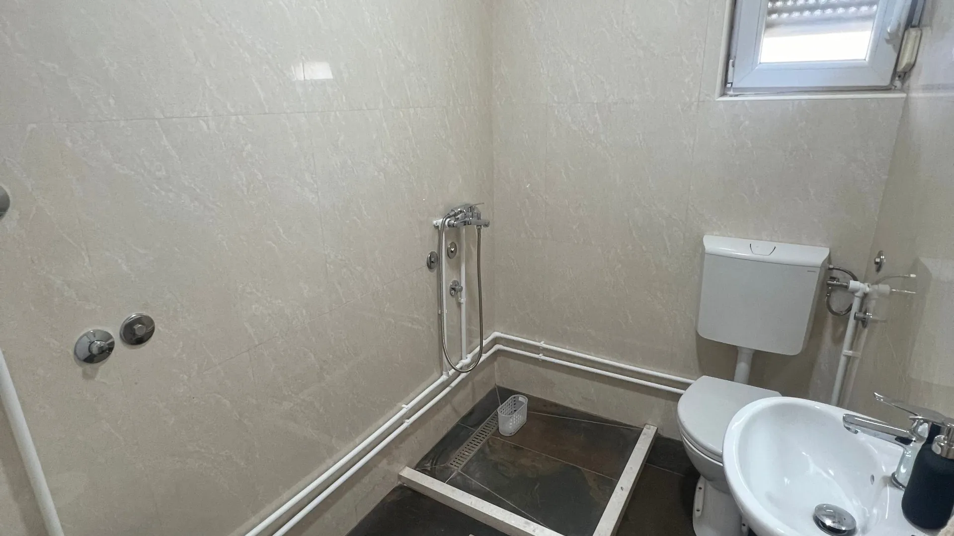Rent, three bedroom apartment, 100m², Tomba, Bar