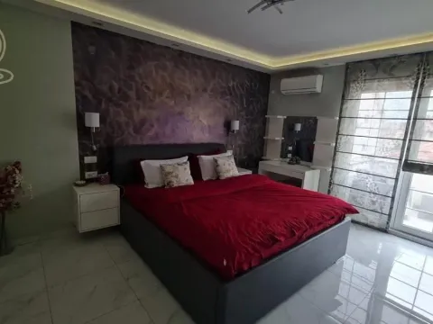 Sale, house, 206m², Palilula Sve Podlokacije, Beograd - image 12