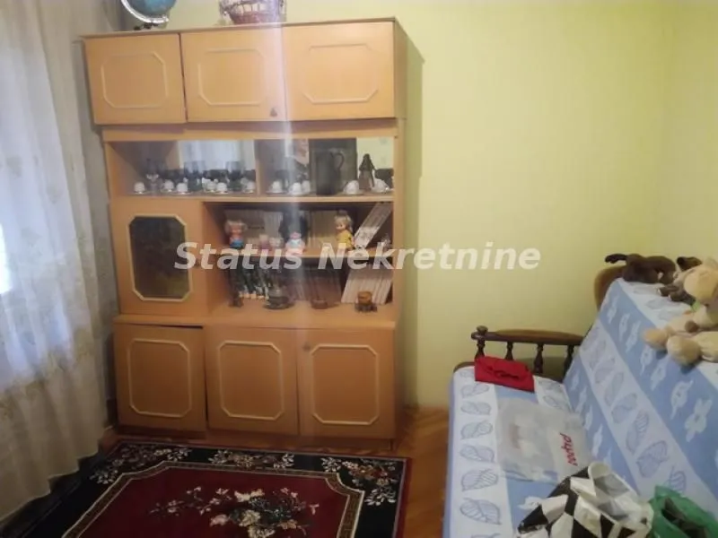 Prodaja, kuća, 300m², Futog, Novi Sad Sve Podlokacije