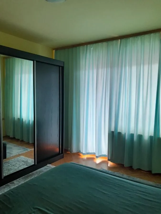 Izdavanje, jednosoban stan, 50m², Tavrića obori, Jagodina