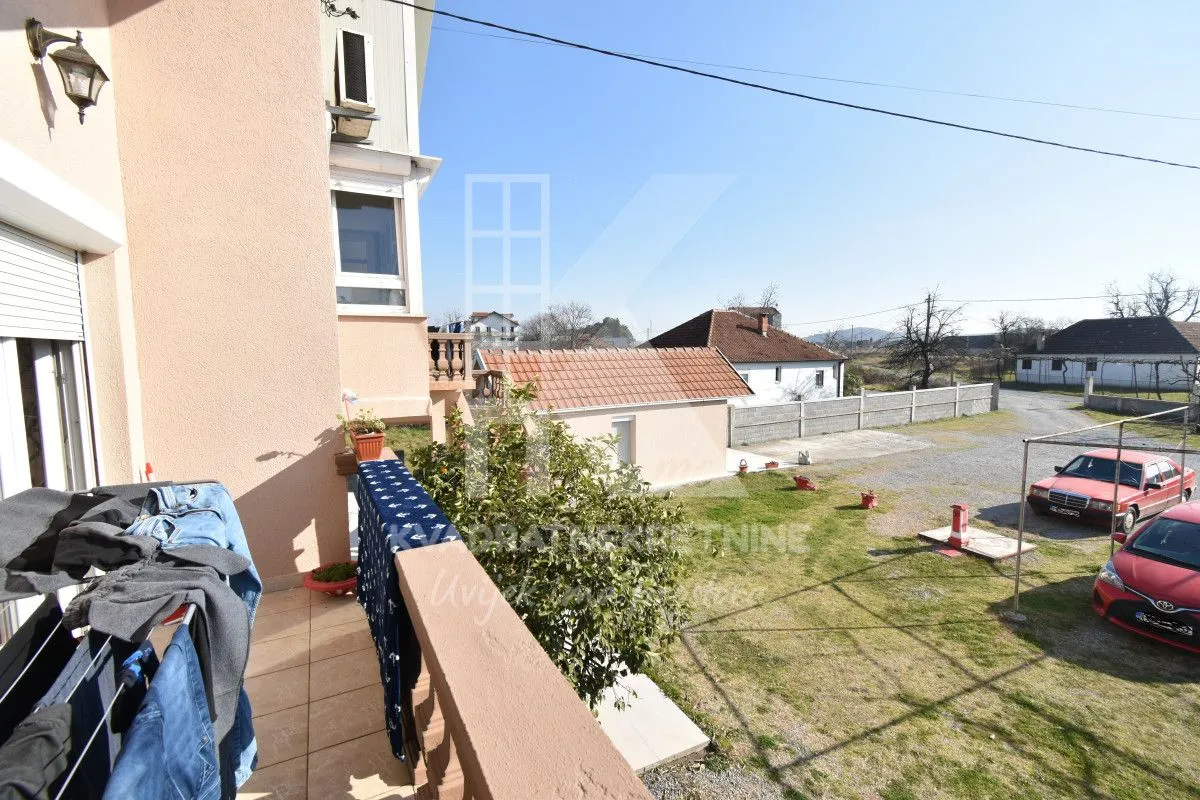 Prodaja, kuća, 500m², Tološi, Podgorica