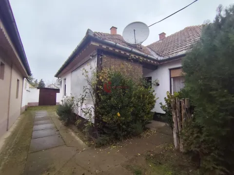 Sale, house, 135m², Železničko Naselje, Subotica - image 2