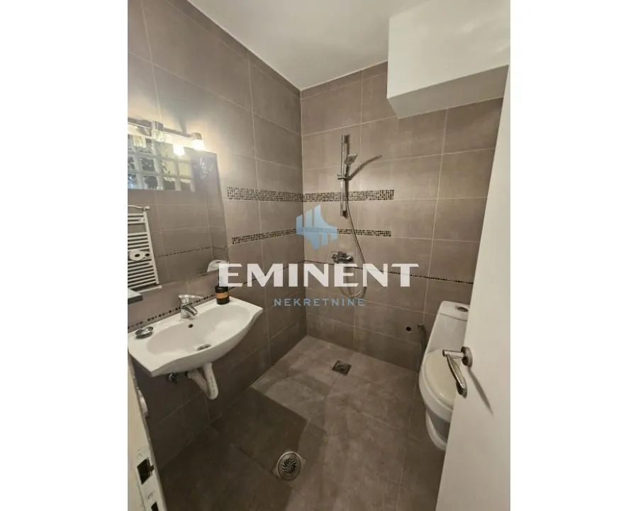 Izdavanje, trosoban stan, 73m², Novi Beograd Blok 23, Novi Beograd Sve Podlokacije
