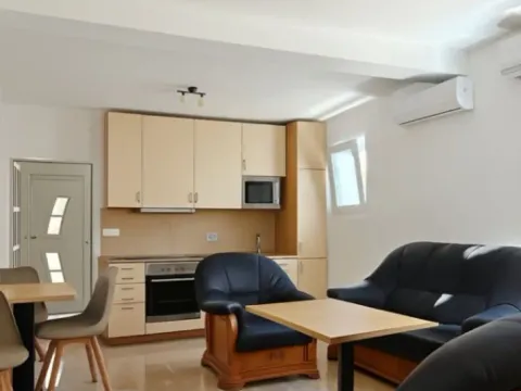 Izdavanje, jednosoban stan, 50m2, Stari Bar, Bar