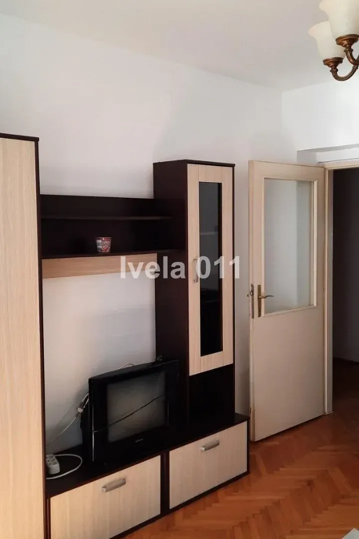 Sale, two bedroom apartment, 50m², Kalenić Pijaca, Vračar Sve Podlokacije