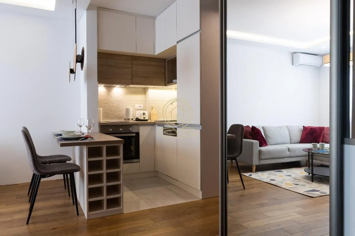 Izdavanje, jednosoban stan, 37m², Čubura, Beograd