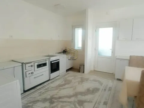 Rent, two bedroom apartment, 104m², Tološi, Podgorica - image 16