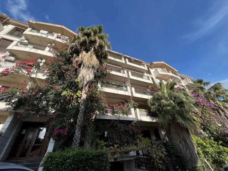 Prodaja, jednosoban stan, 71m², Podmaine, Budva